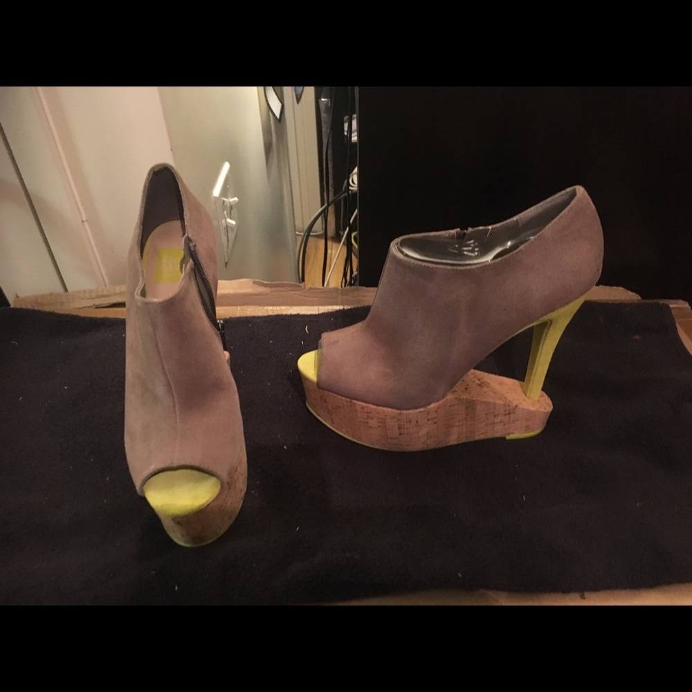 Funky and unique platform booty